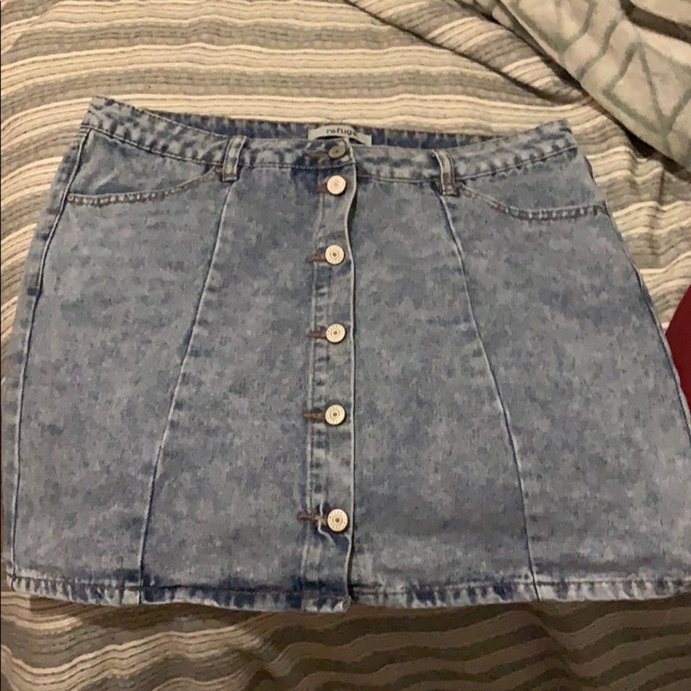 Denim skirt with buttons